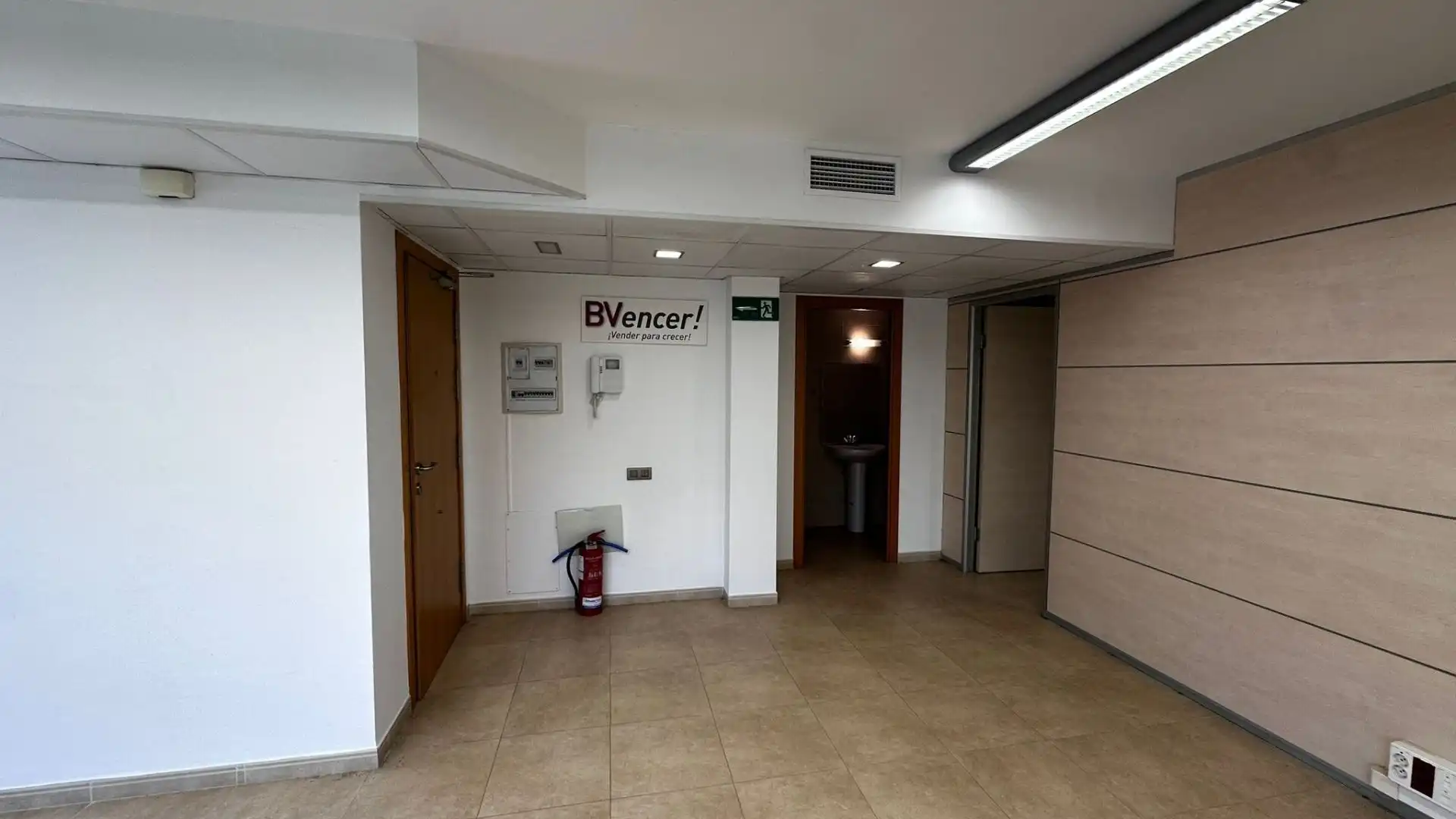 Office for rent in Tortosa  with Air Conditioner