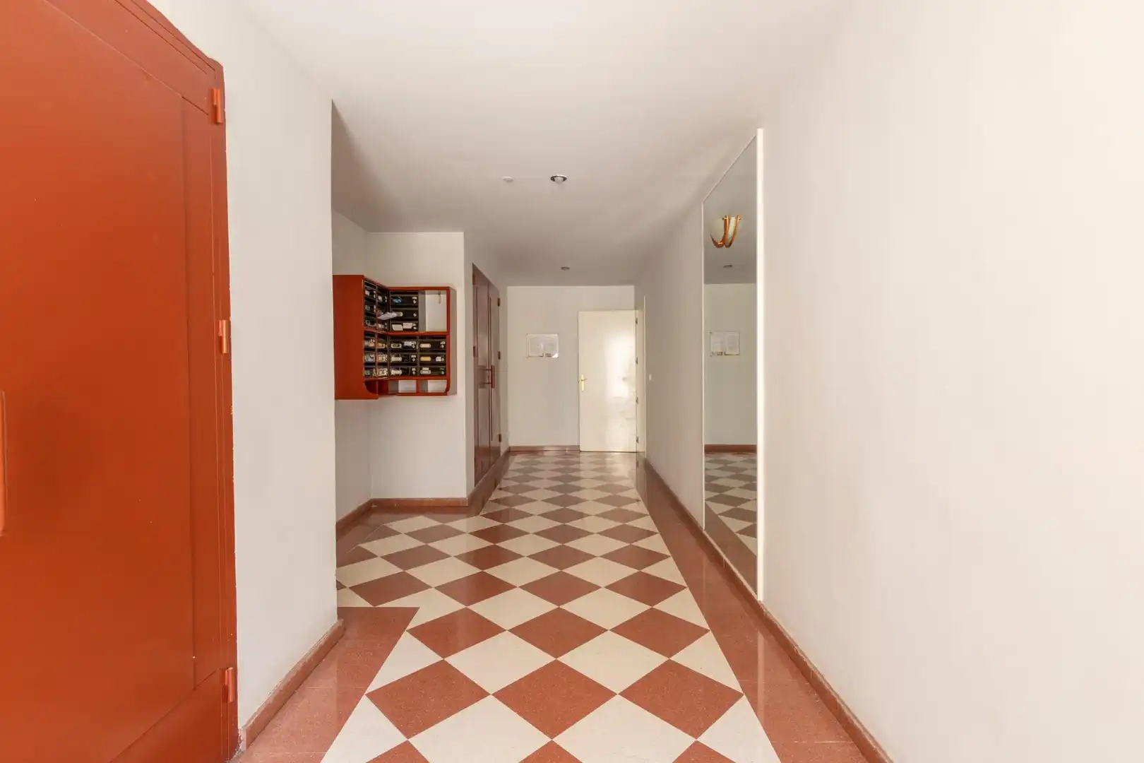 Piso en venta en Granada con Calefacción, Terraza y Amueblado
