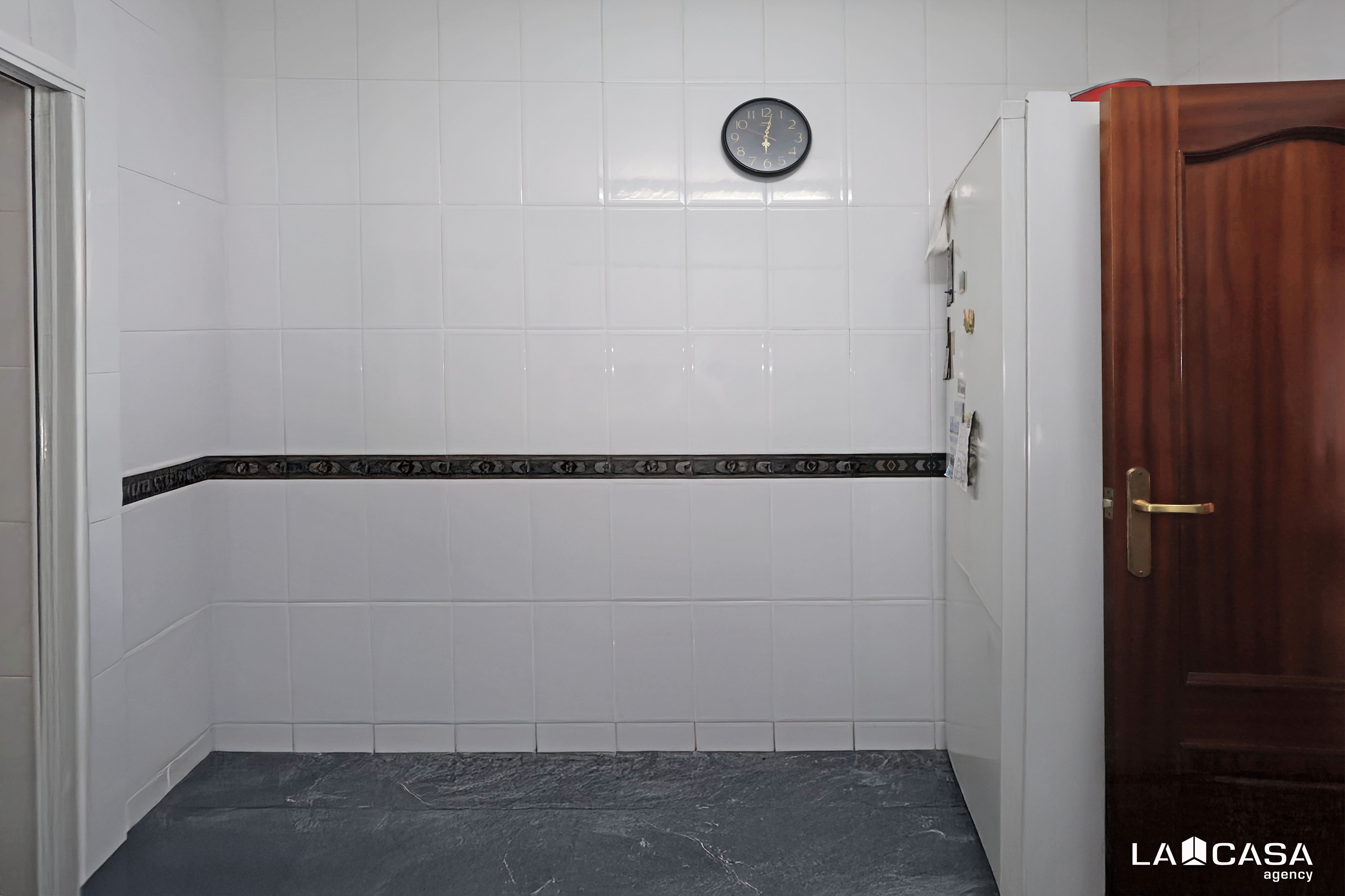 Bathroom of Flat for sale in Esplugues de Llobregat  with Terrace and Balcony