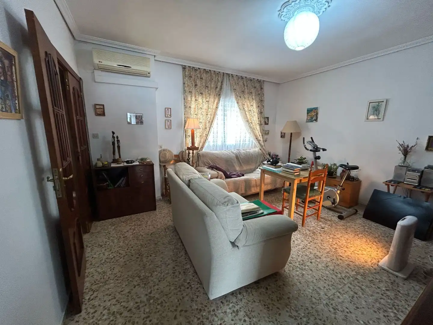 Casa adosada en venta en Hoyos