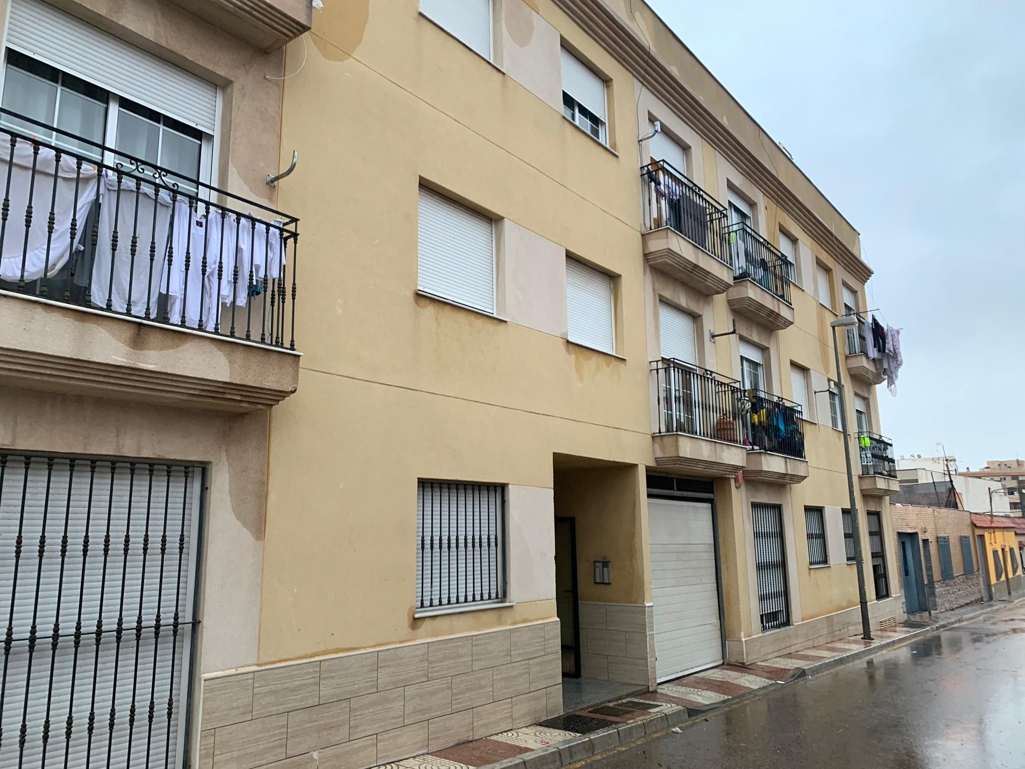 Vista exterior de Pis en venda en Roquetas de Mar