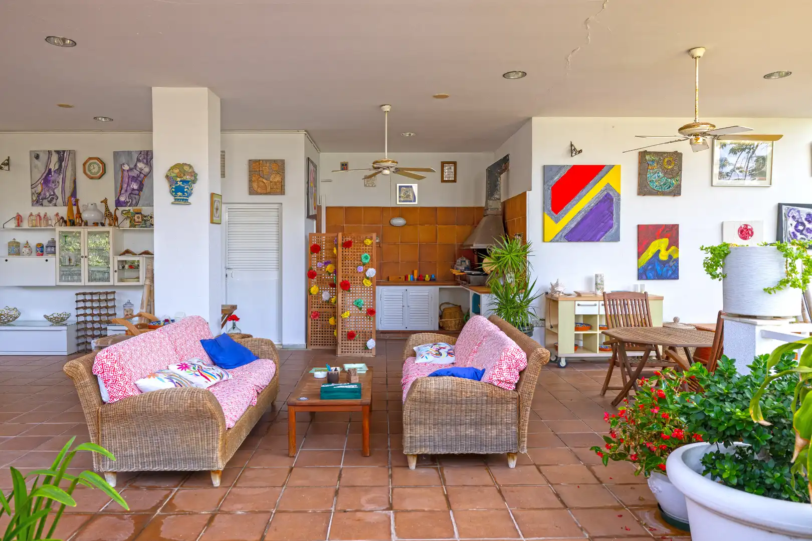 Sala de estar de Casa adosada en venta en Málaga con Aire acondicionado, Calefacción y Jardín privado