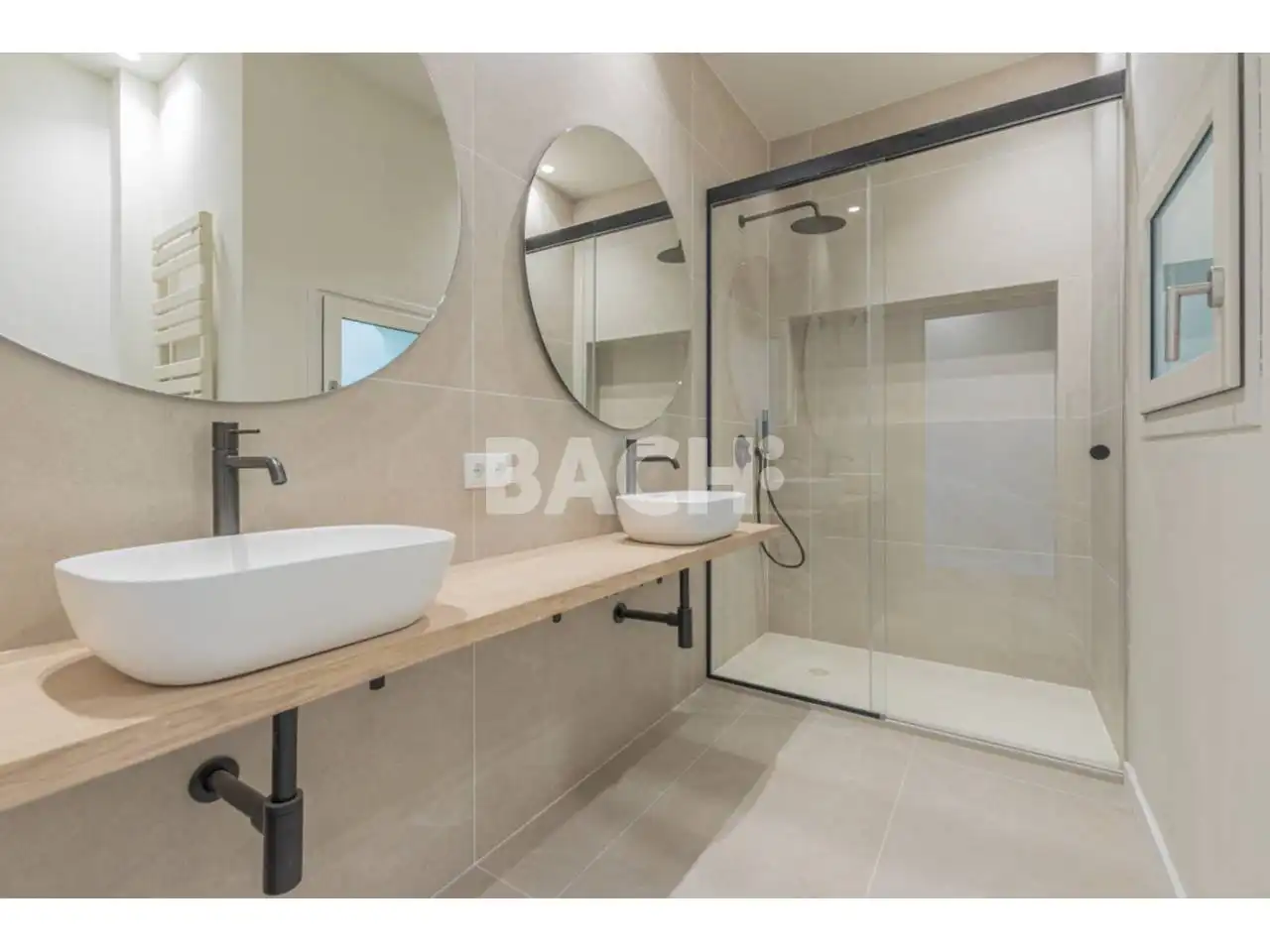 Baño de Dúplex en venta en Vic con Calefacción, Parquet y Terraza