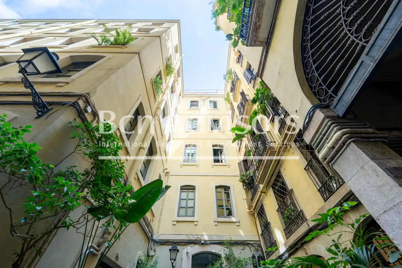 Außenansicht von Dachboden zur Miete in Barcelona mit Klimaanlage, Heizung und Terrasse