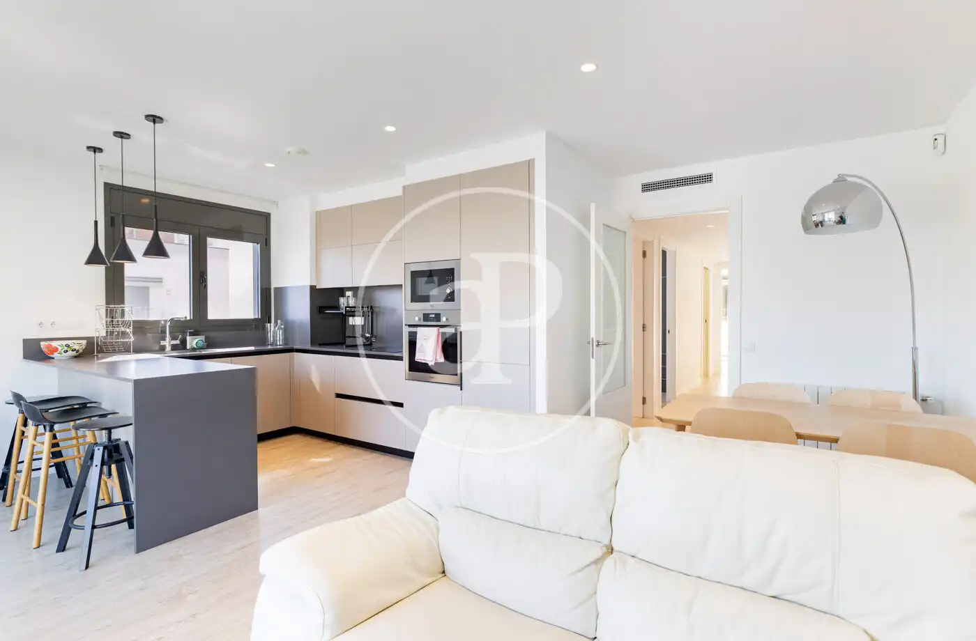 Sala de estar de Piso en venta en Barcelona con Aire acondicionado, Calefacción y Terraza
