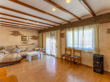 Apartament amb balcó en venda a CALLE CASTELL