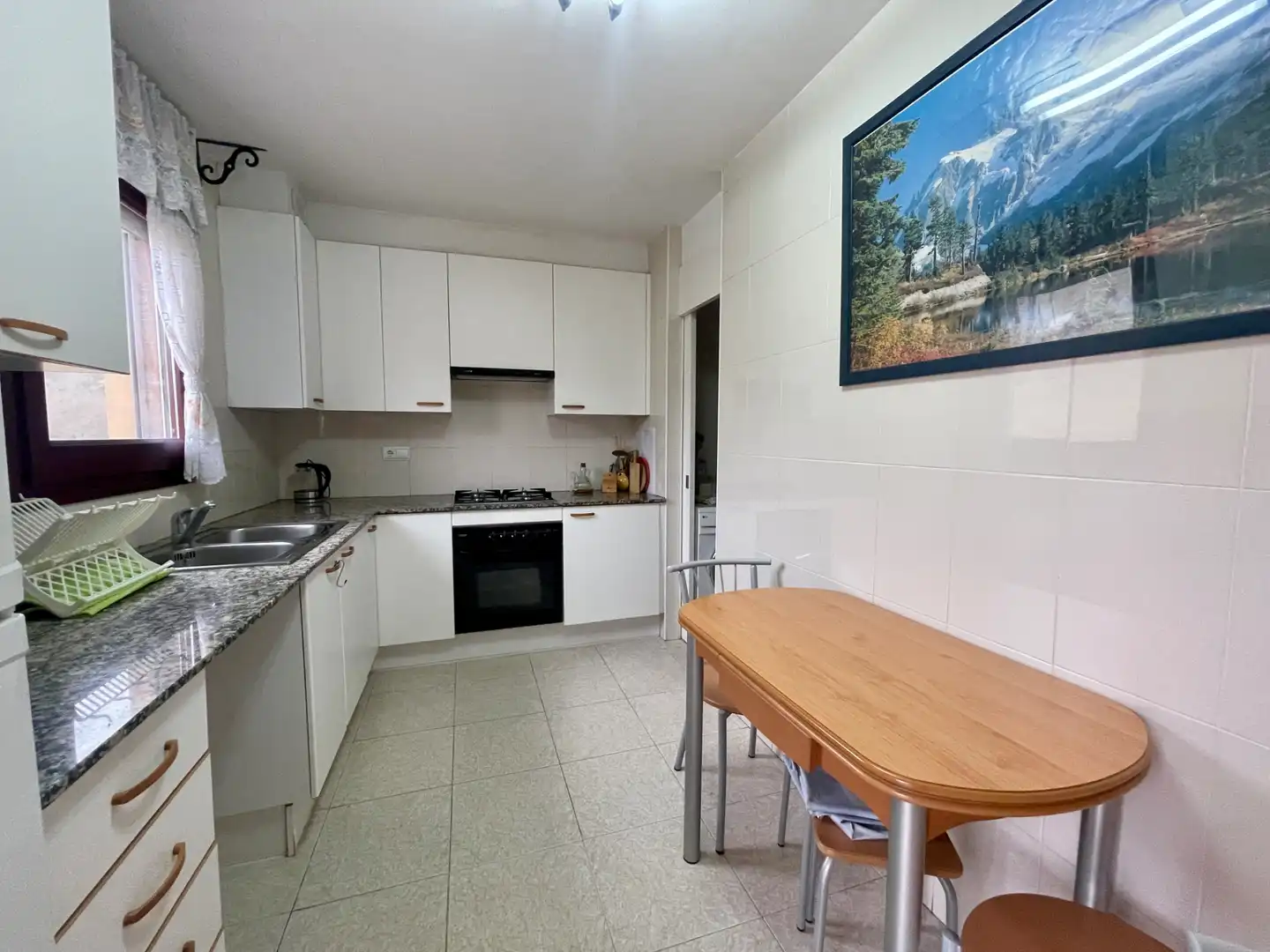 Cocina de Casa adosada en venta en Sant Joan de les Abadesses con Calefacción, Jardín privado y Trastero