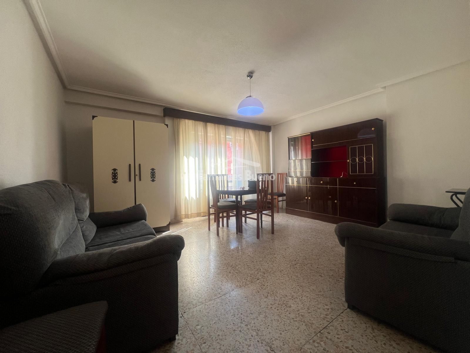 Living room of Flat for sale in Salamanca Capital  with Heating, Terrace and Furnished