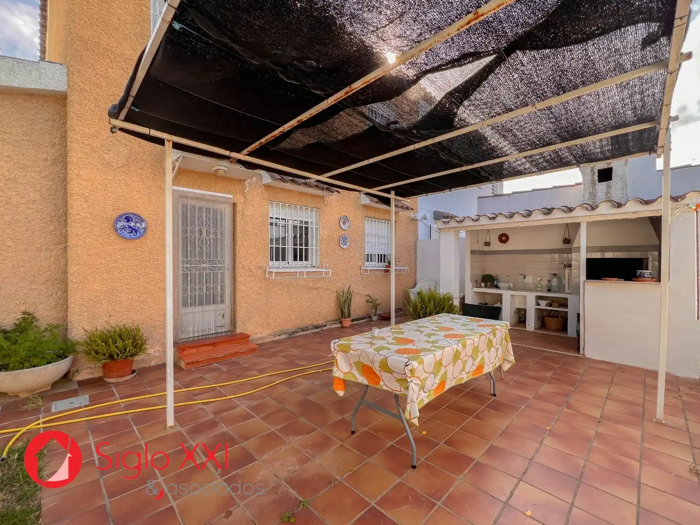 Terrasse von Einfamilien-Reihenhaus zum Verkauf in Castellón de la Plana / Castelló de la Plana mit Klimaanlage, Heizung und Terrasse