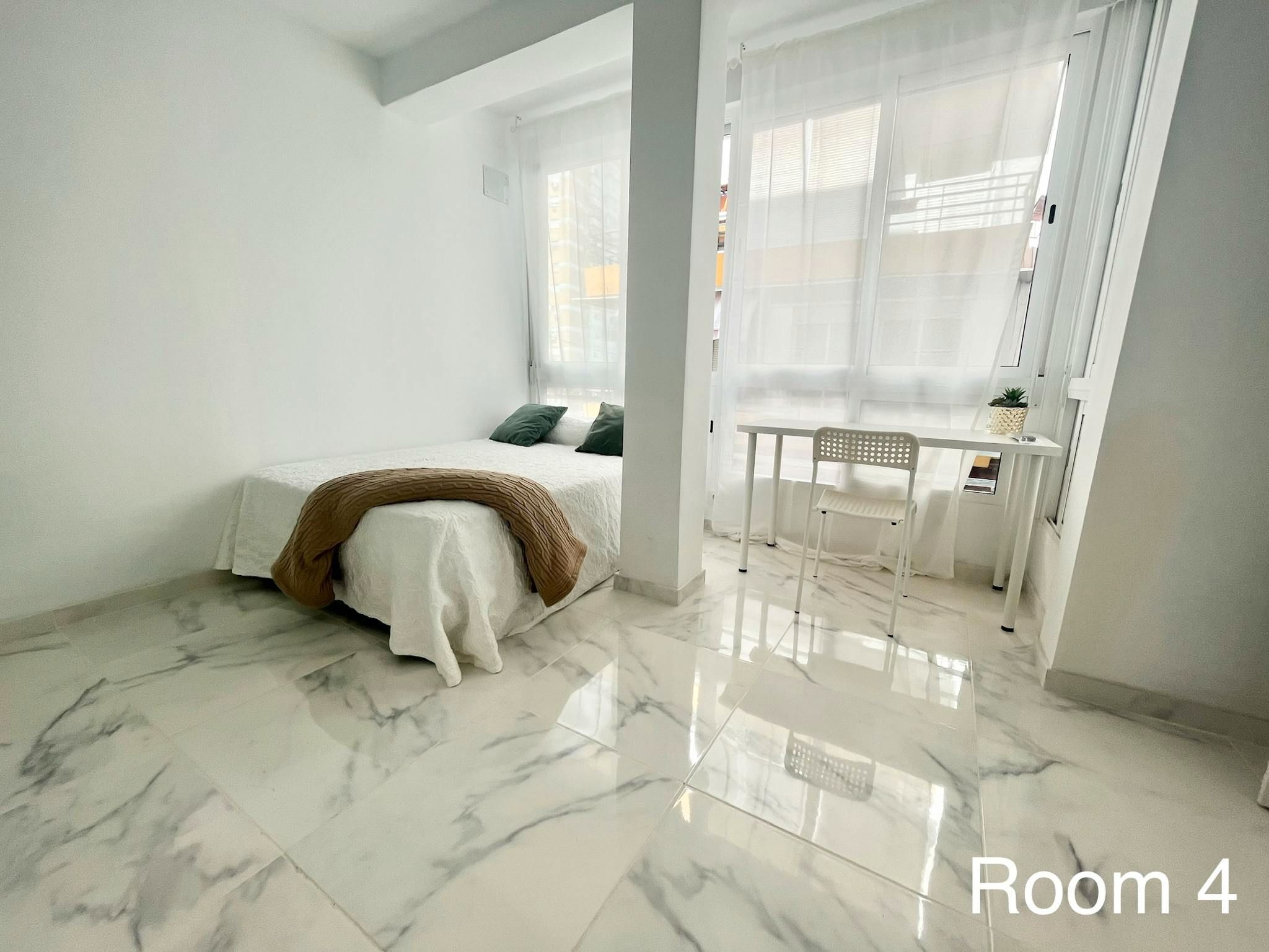 Habitación de Piso para compartir en  Sevilla Capital con Aire acondicionado, Amueblado y Lavadora