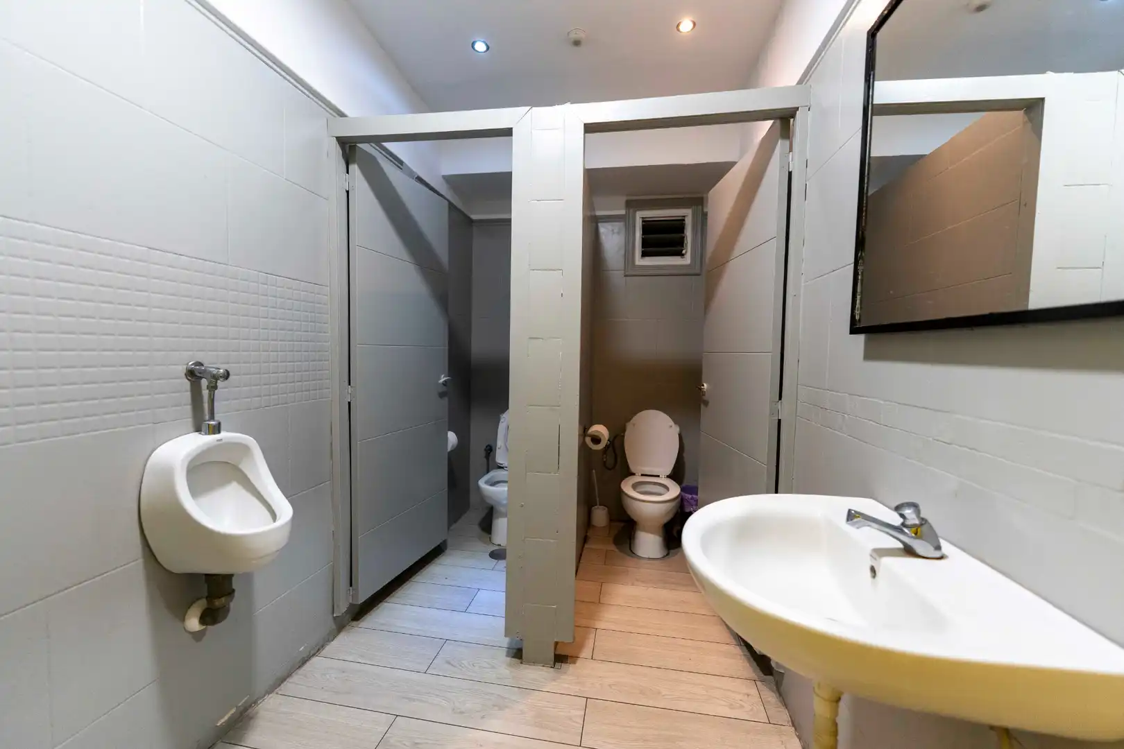 Baño de Local en traspaso en Santa Cruz de Tenerife con Terraza y Amueblado