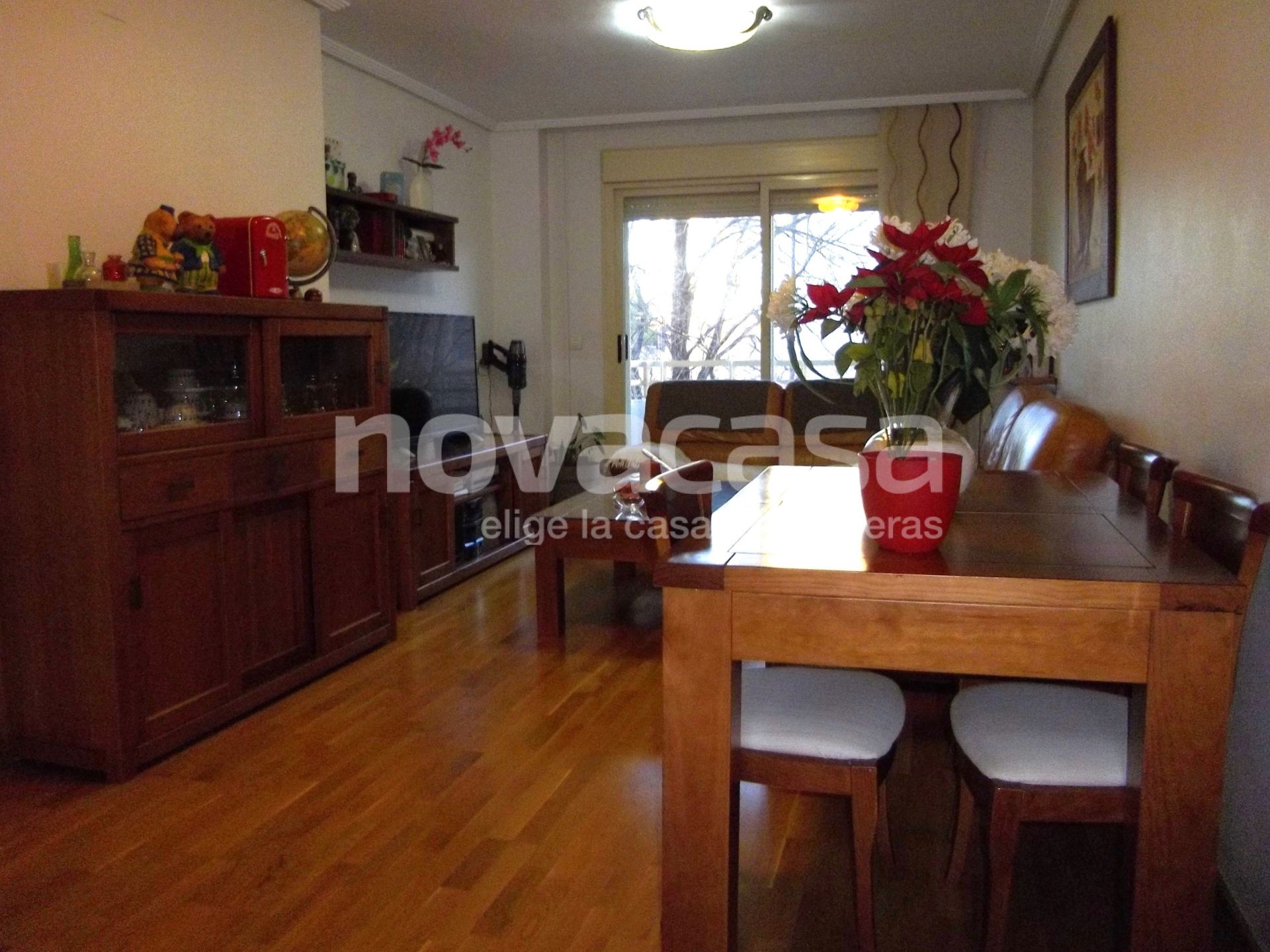 Sala de estar de Piso en venta en  Albacete Capital con Calefacción, Jardín privado y Parquet