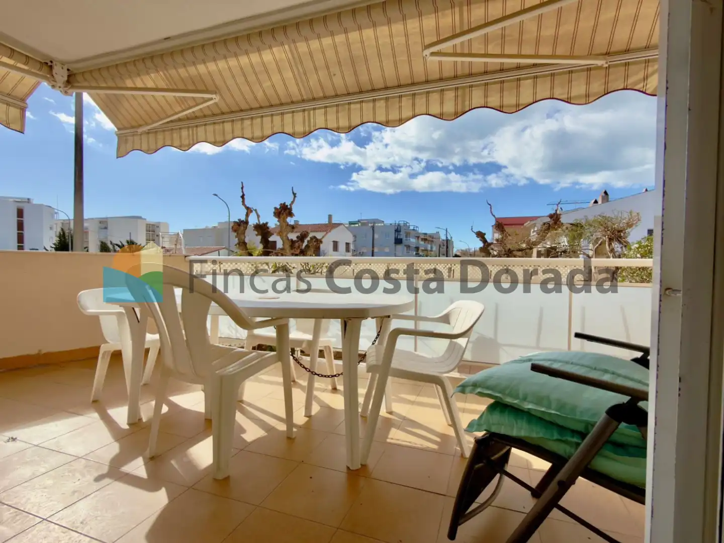 Terraza de Planta baja en venta en Cubelles con Aire acondicionado, Calefacción y Jardín privado