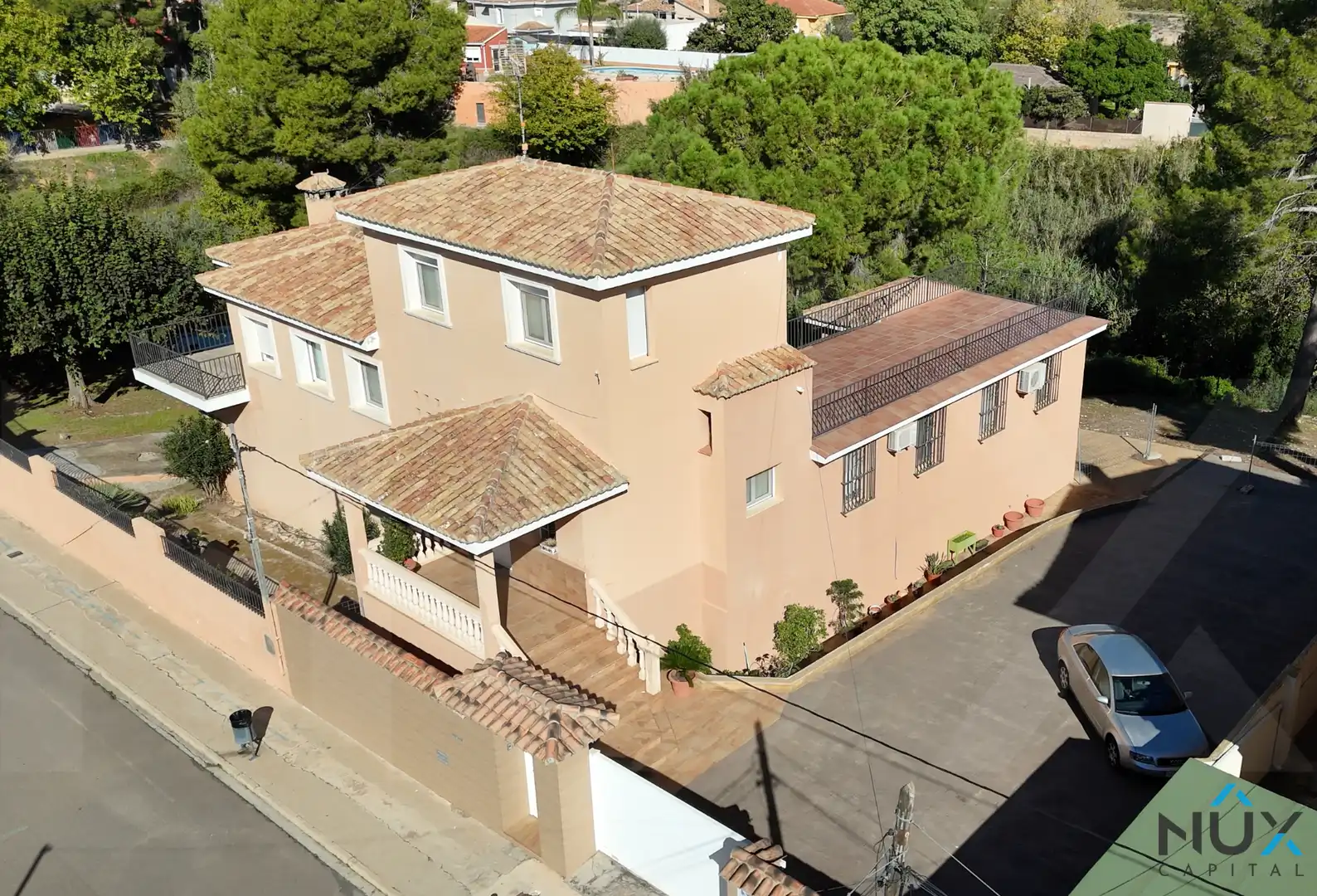 Vista exterior de Casa o xalet en venda en Riba-roja de Túria amb Aire condicionat, Calefacció i Jardí privat