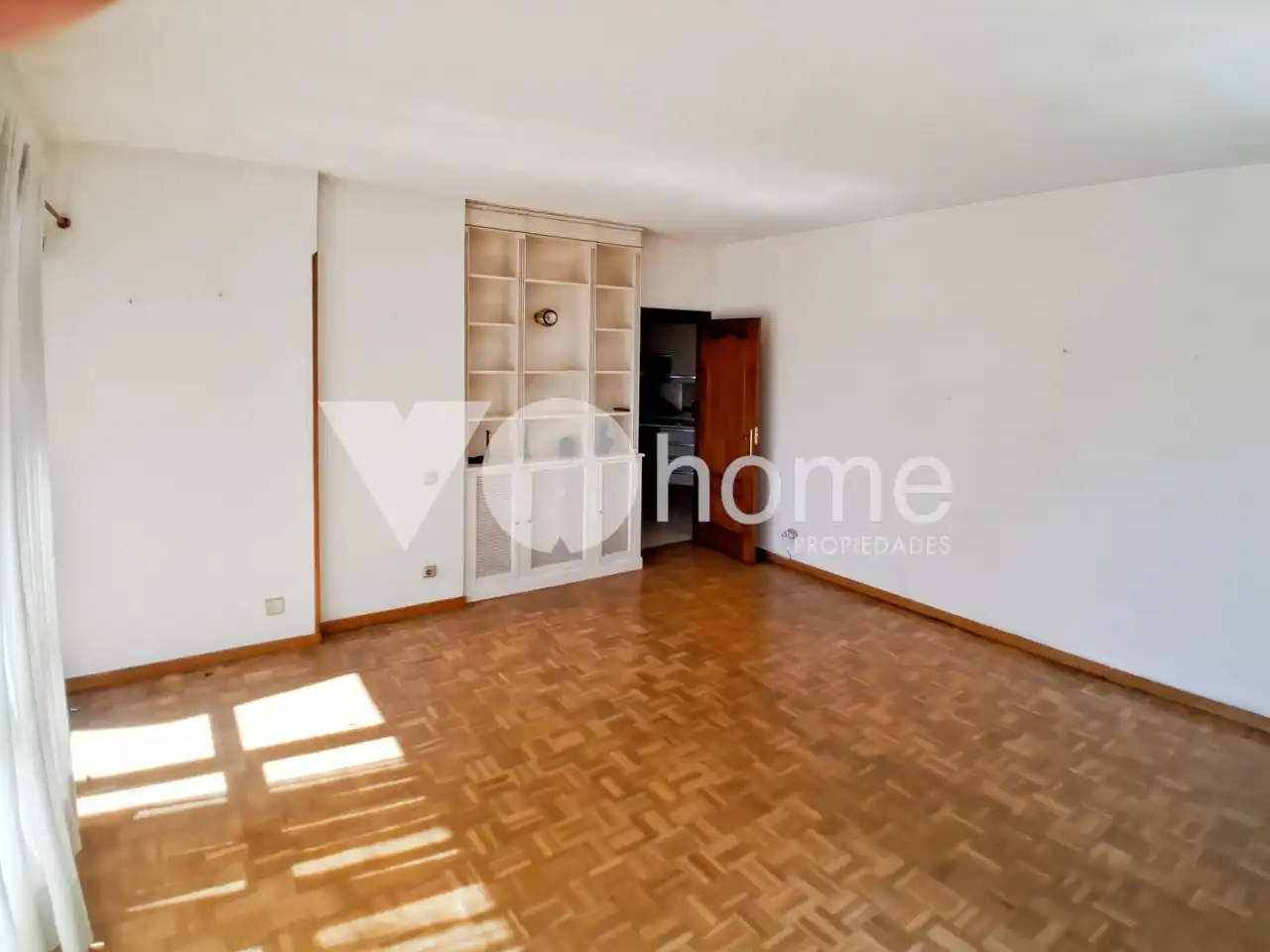 Bedroom of Flat for sale in Madrid  with Air Conditioner, Heating and Terrace