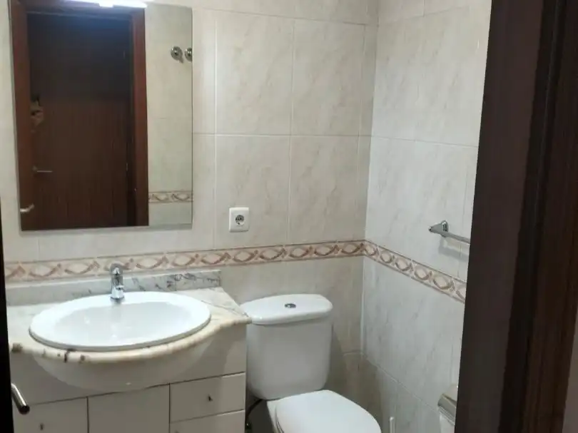 Bathroom of Flat for rent in Oroso, A Coruña