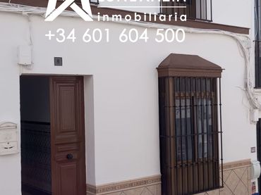 House with balcony for sale in Olvera
