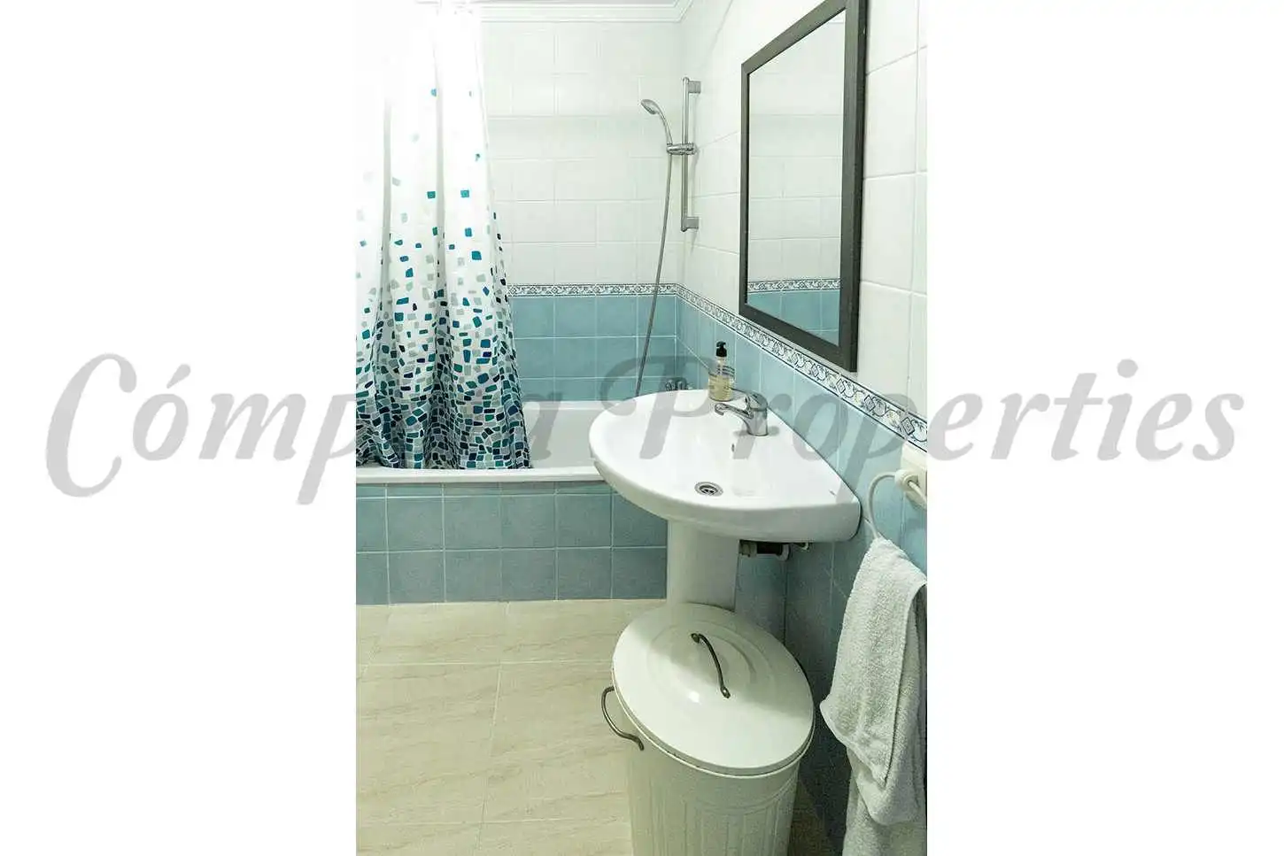 Bathroom of Apartments for sale in Nerja  with Air Conditioner and Swimming Pool