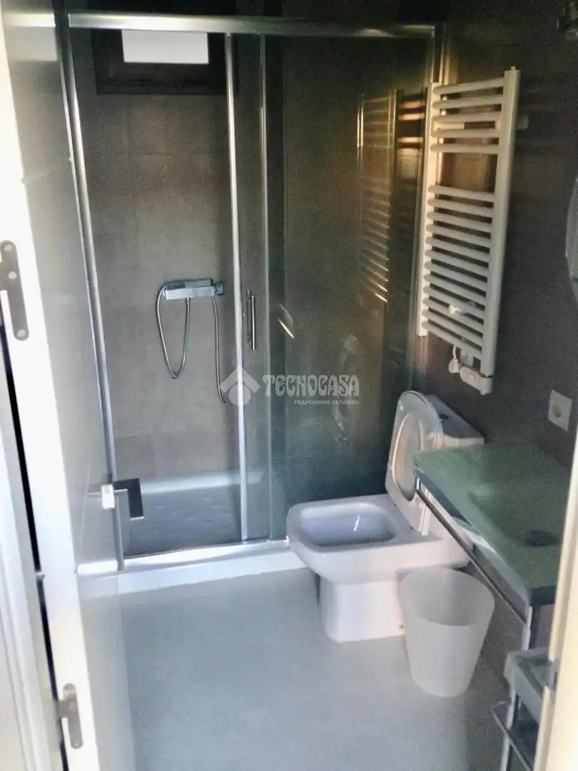 Badezimmer von Wohnung zur Miete in Utrera mit Klimaanlage, Heizung und Balkon