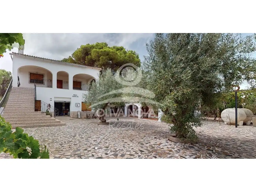 Maison rustique avec piscine à vendre à Partida Santa Fe