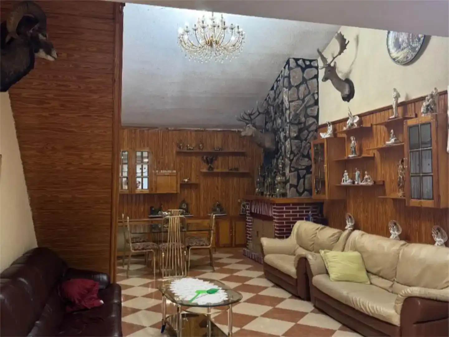 Sala d'estar de Pis en venda en Escalona amb Aire condicionat, Jardí privat i Parquet
