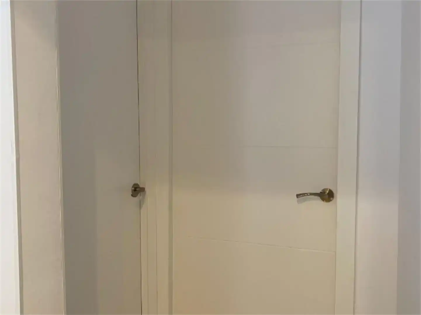 Badezimmer von Wohnung zum Verkauf in Castell d'Aro, Platja d'Aro i s'Agaró mit Balkon