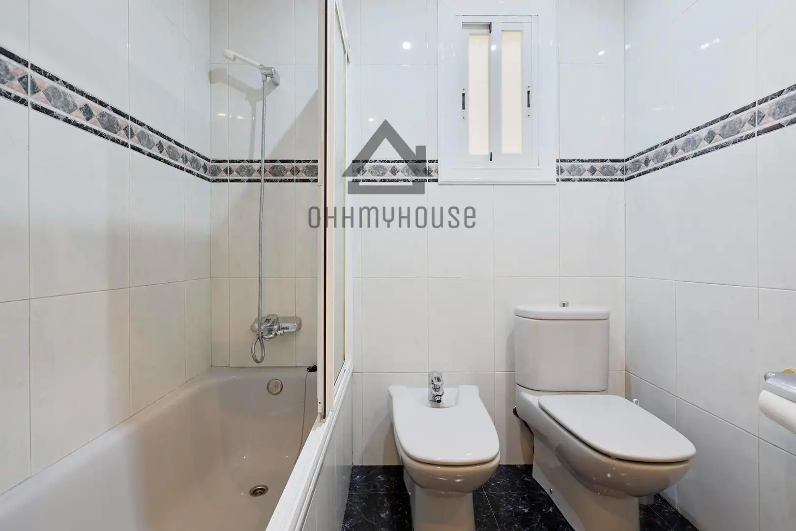 Bany de Apartament en venda en Barcelona amb Calefacció, Parquet i Terrassa