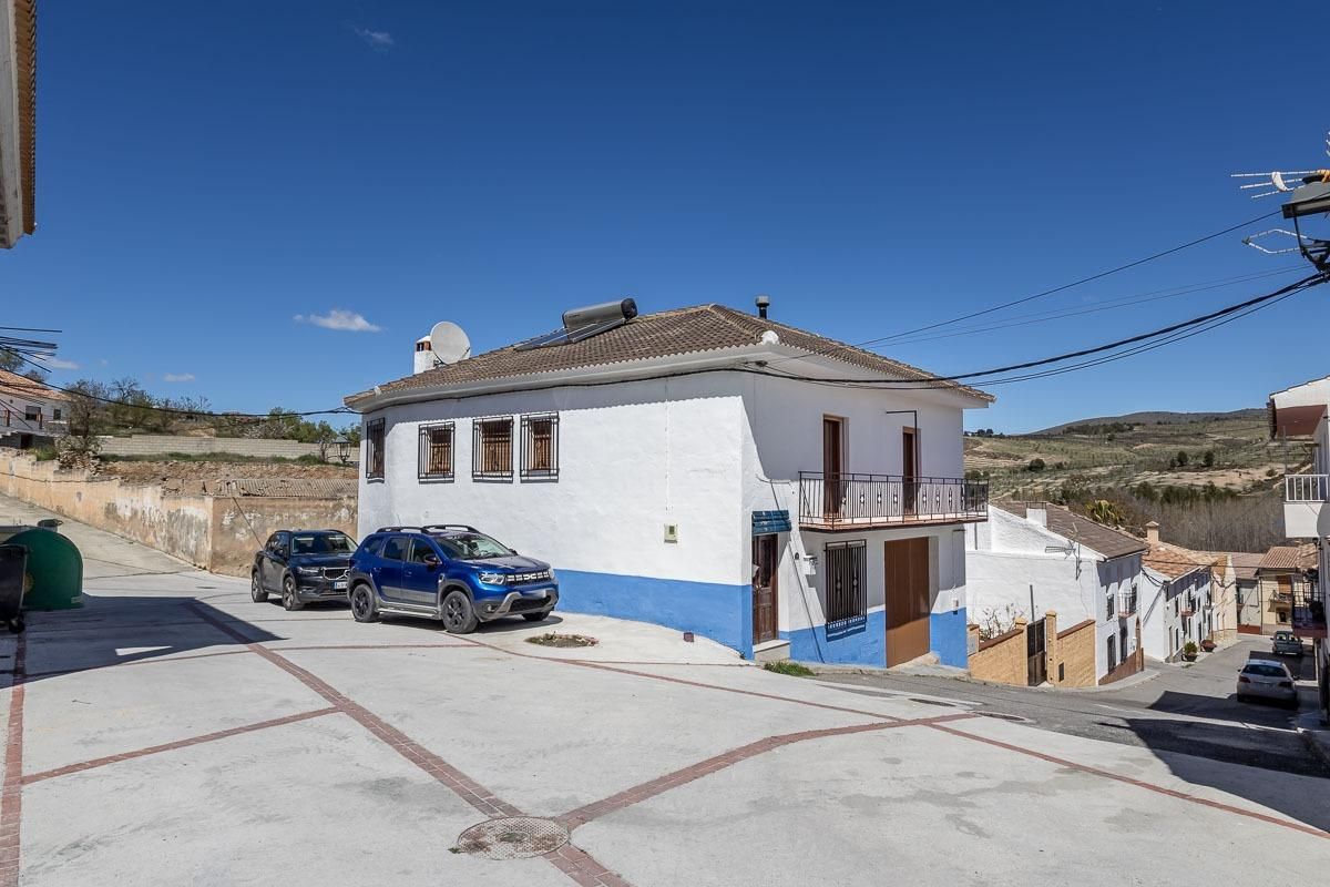 Vista exterior de Casa o xalet en venda en Jayena amb Calefacció i Jardí privat