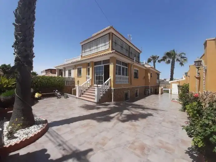 Chalet con terraza en venta en Nueva Torrevieja - Aguas Nuevas, imagen 4