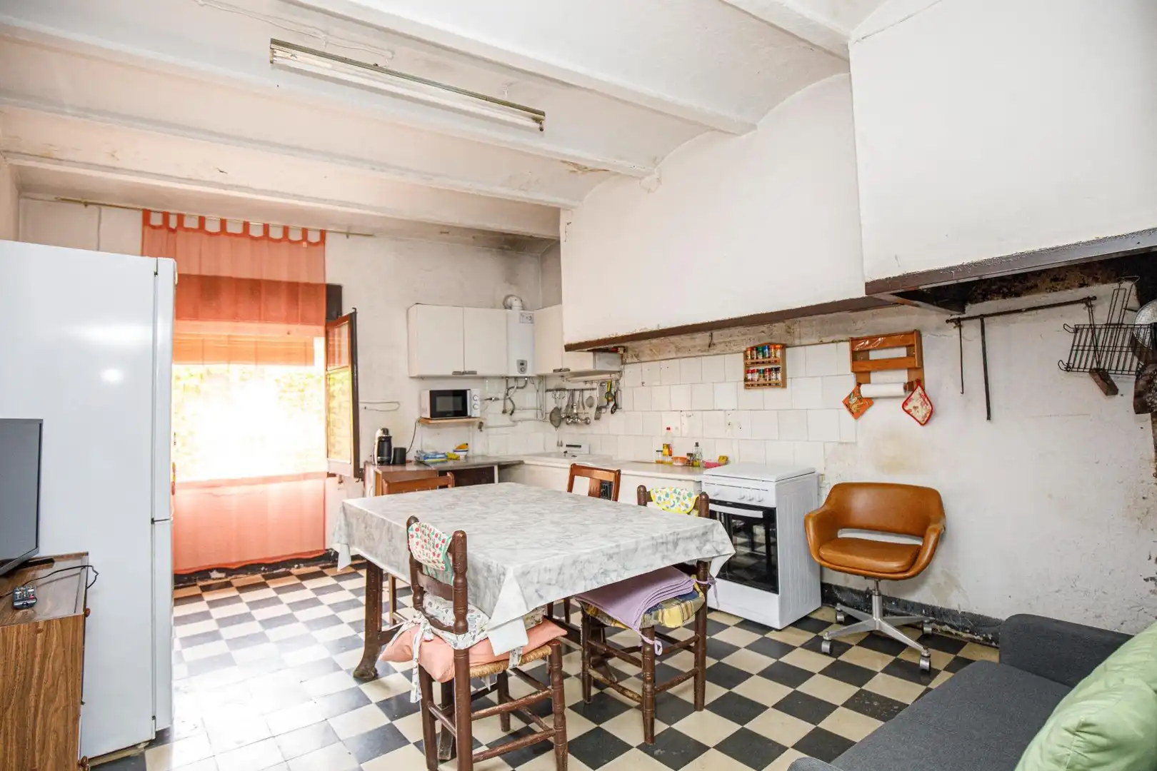 Cuina de Casa adosada en venda en Palau de Santa Eulàlia amb Jardí privat, Terrassa i Traster