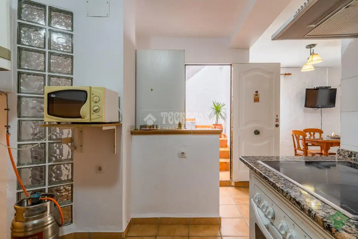 Cuina de Casa o xalet en venda en Conil de la Frontera amb Terrassa i Balcó