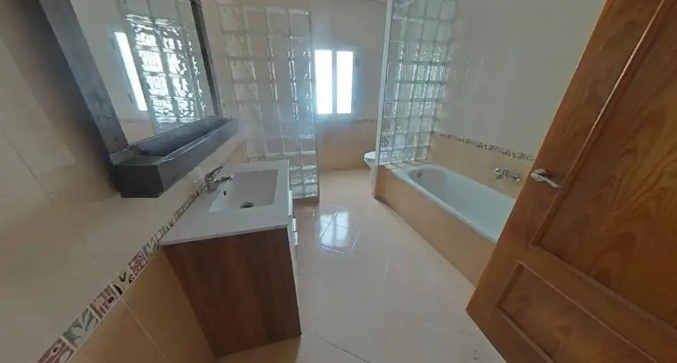 House for sale in Granados, imagen 10