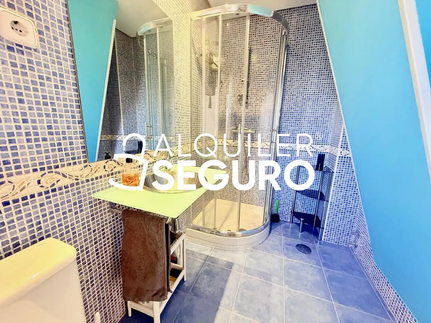 Baño de Piso de alquiler en Madrid con Aire acondicionado, Calefacción y Piscina