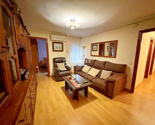 Sala d'estar de Pis en venda en  Madrid Capital amb Aire condicionat, Calefacció i Terrassa
