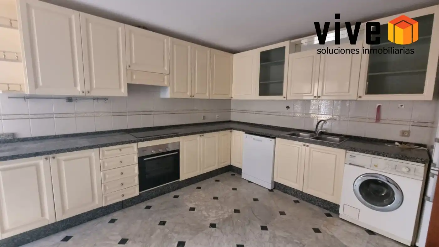 Flat with lift to rent in Calle Rafael Salas González, imagen 9