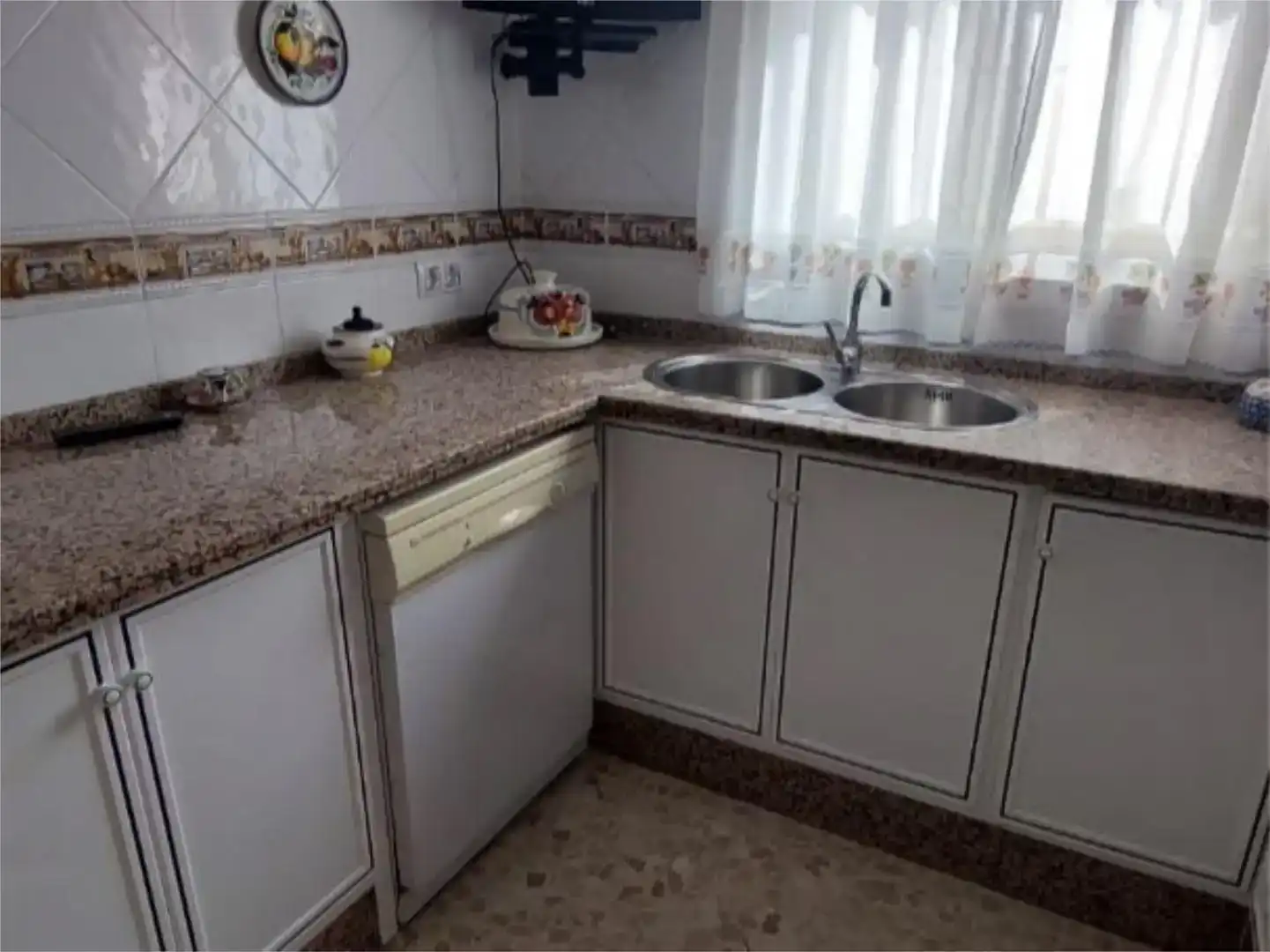 Cuina de Casa adosada en venda en Castilblanco de los Arroyos amb Aire condicionat, Jardí privat i Traster