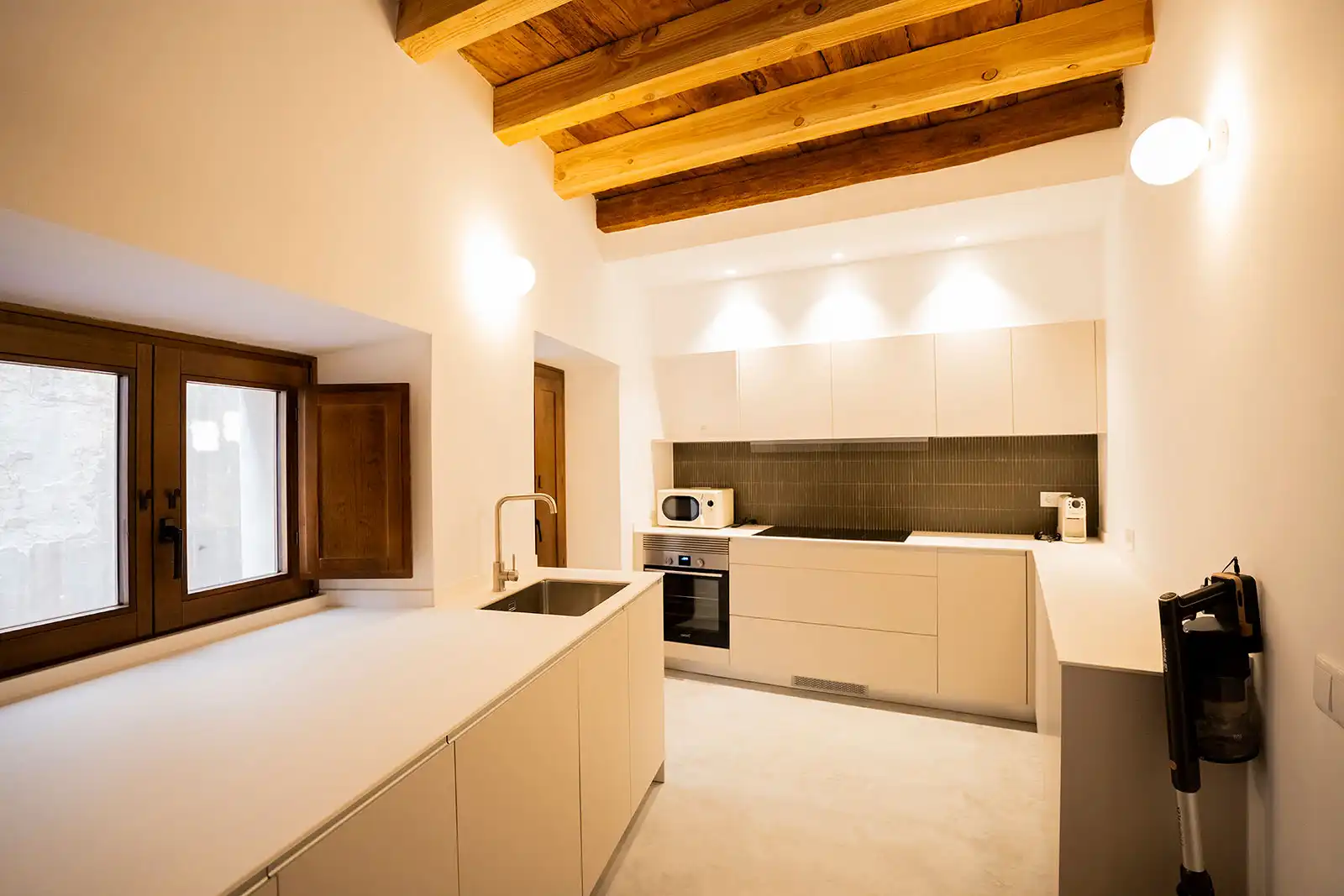 Cocina de Piso de alquiler en Vic con Calefacción, Amueblado y Microondas