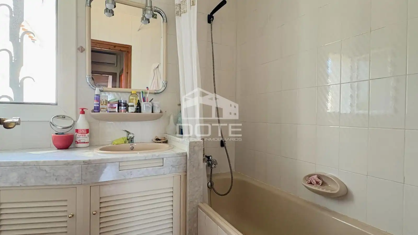 Baño de Casa adosada en venta en Creixell con Aire acondicionado, Calefacción y Terraza