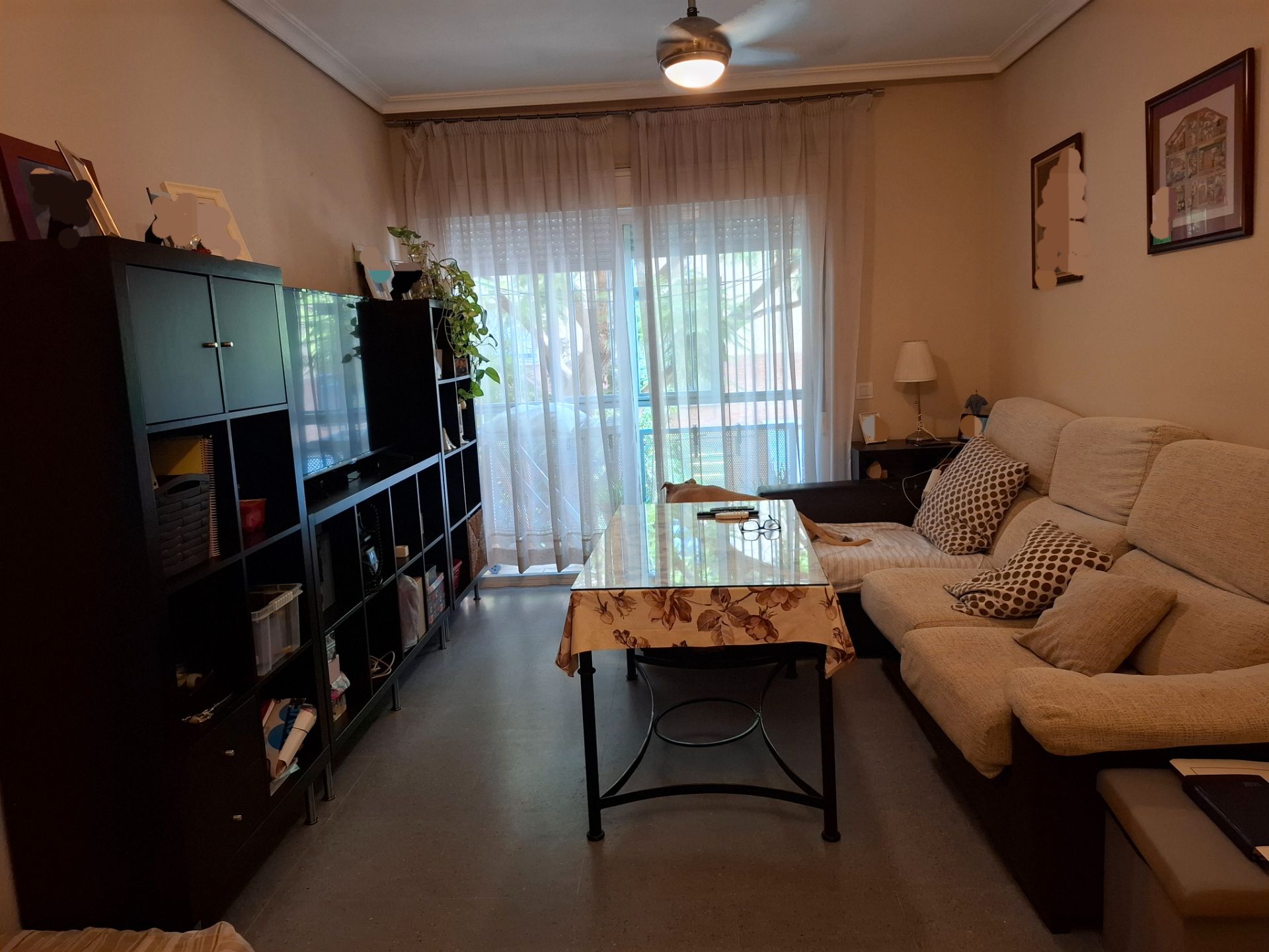 Living room of Flat for sale in  Sevilla Capital  with Air Conditioner, Terrace and Storage room