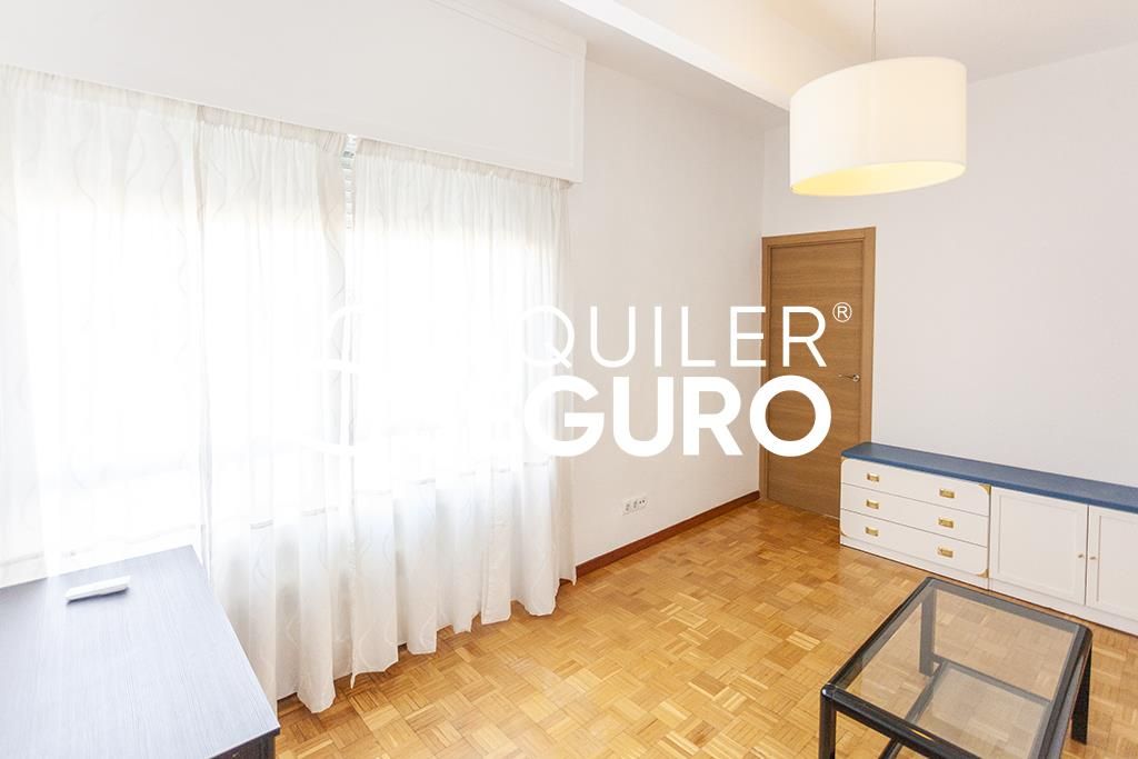 Bedroom of Flat to rent in  Madrid Capital  with Air Conditioner, Heating and Terrace