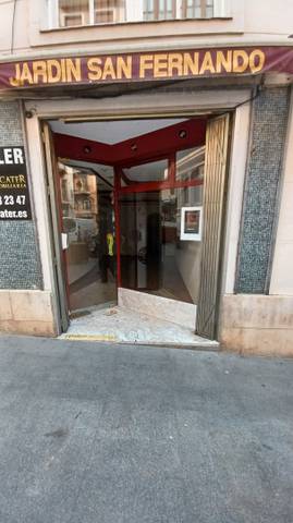 Local comercial en Alquiler en Calle Ramón y Cajal, 10 en Centro