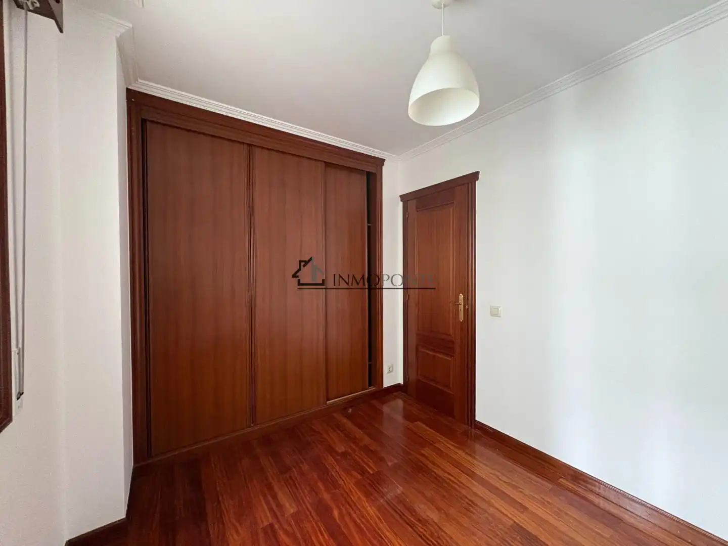 Habitación de Piso de alquiler en Pontevedra Capital  con Calefacción y Trastero