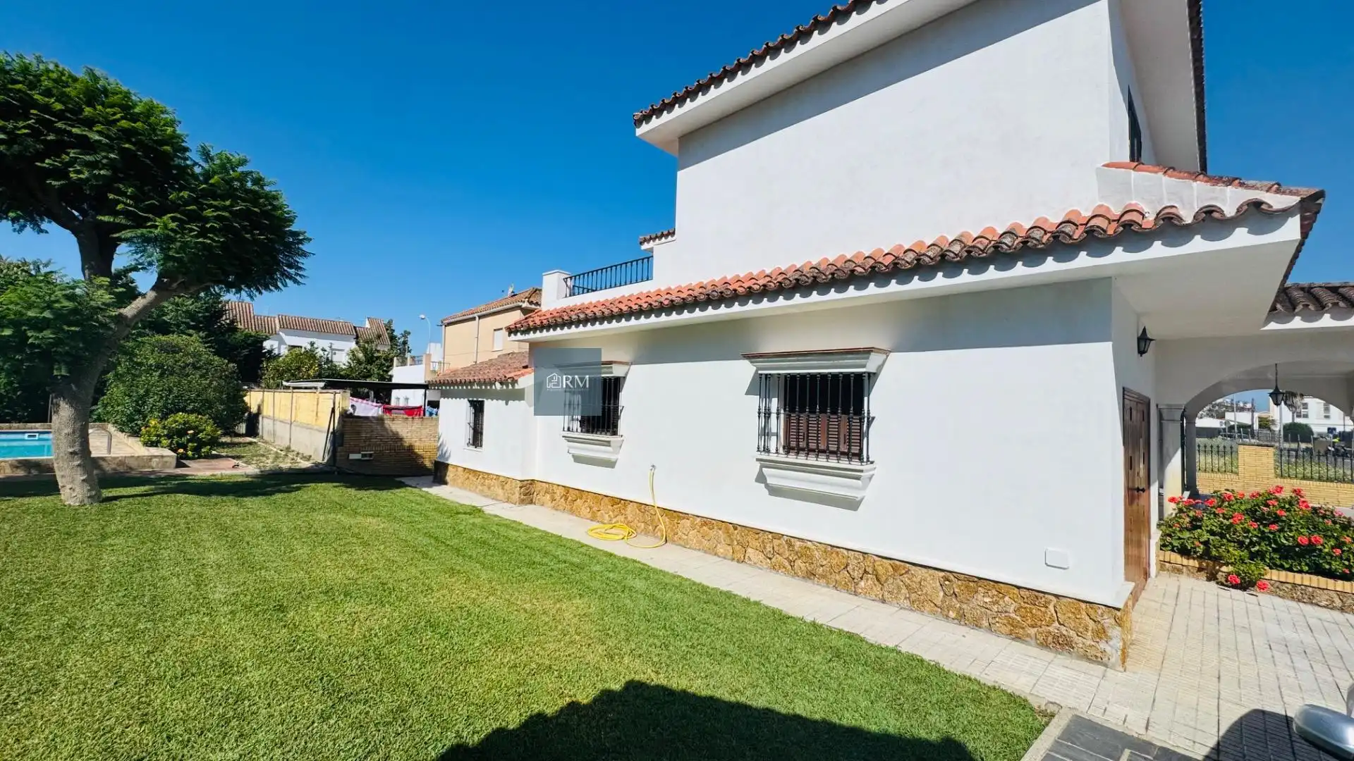 Exterior view of Houses for sale in Sanlúcar de Barrameda  with Private garden, Terrace and Swimming Pool