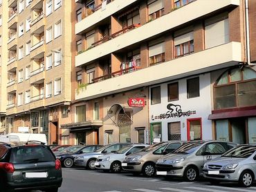 Local comercial en venda a Calle Garcilaso de la Vega 5