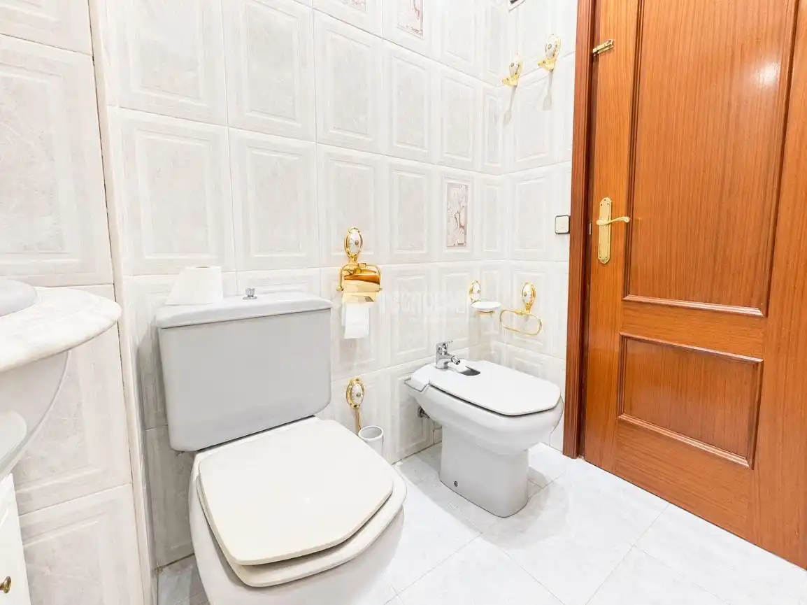 Baño de Piso en venta en Madrid con Aire acondicionado, Calefacción y Terraza