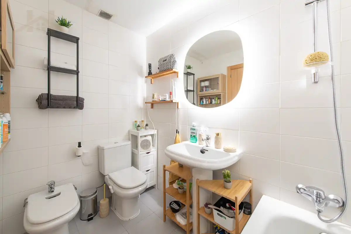 Bathroom of Flat for sale in Torrejón de Ardoz  with Air Conditioner, Heating and Parquet flooring