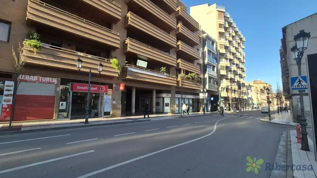 Bureau avec ascenseur à vendre à Avenida Zaragoza 20