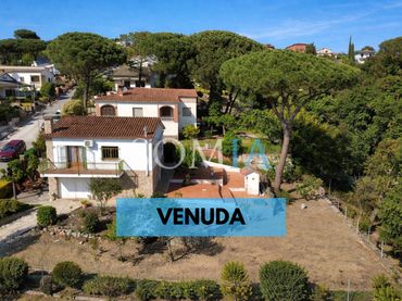 House with balcony for sale in Riells i Viabrea