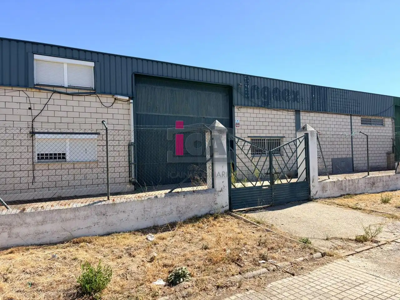 Nave industrial in affitto a CALLE LABRADORES