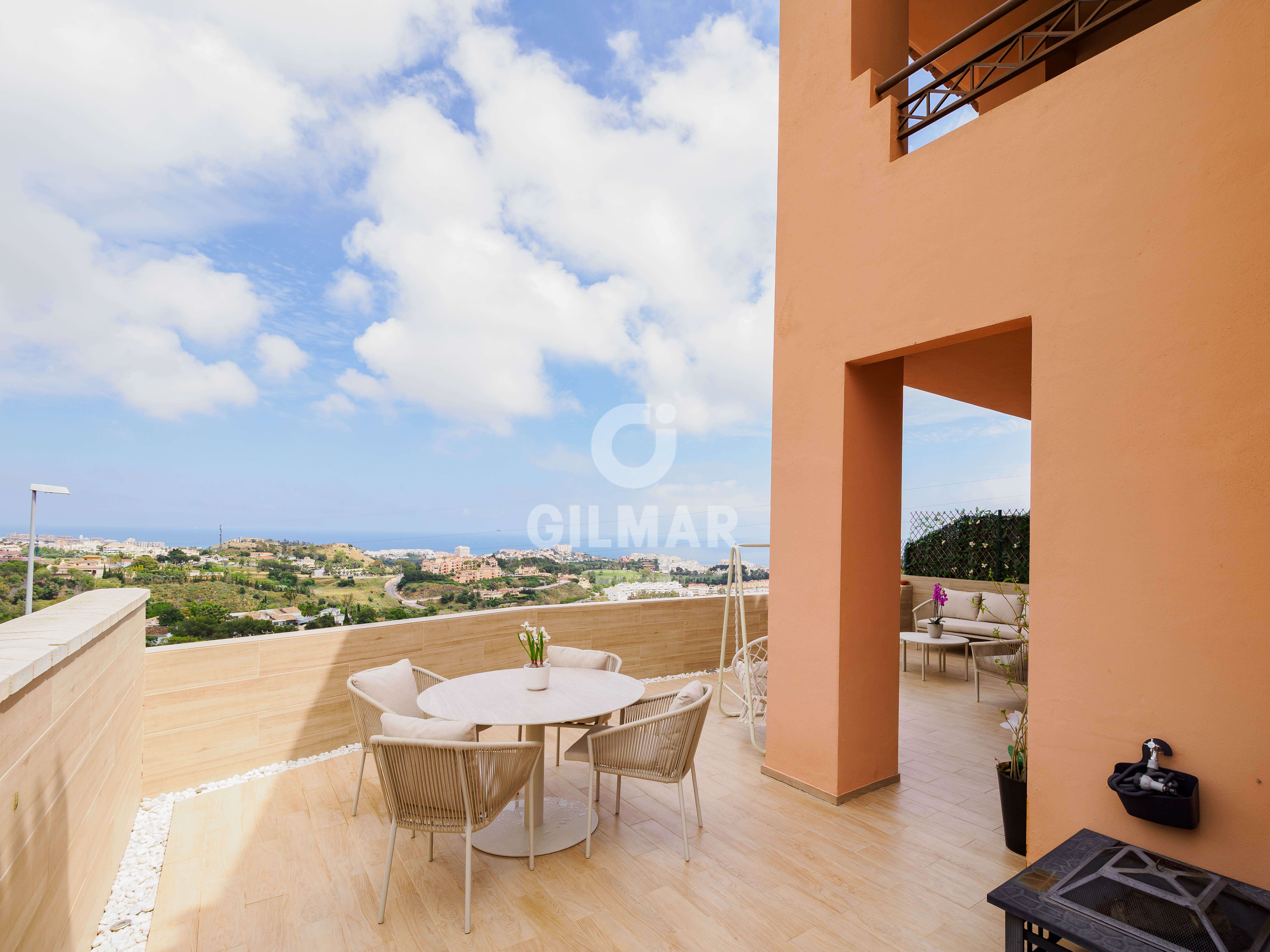 Terraza de Casa adosada en venta en Benalmádena con Calefacción, Jardín privado y Piscina